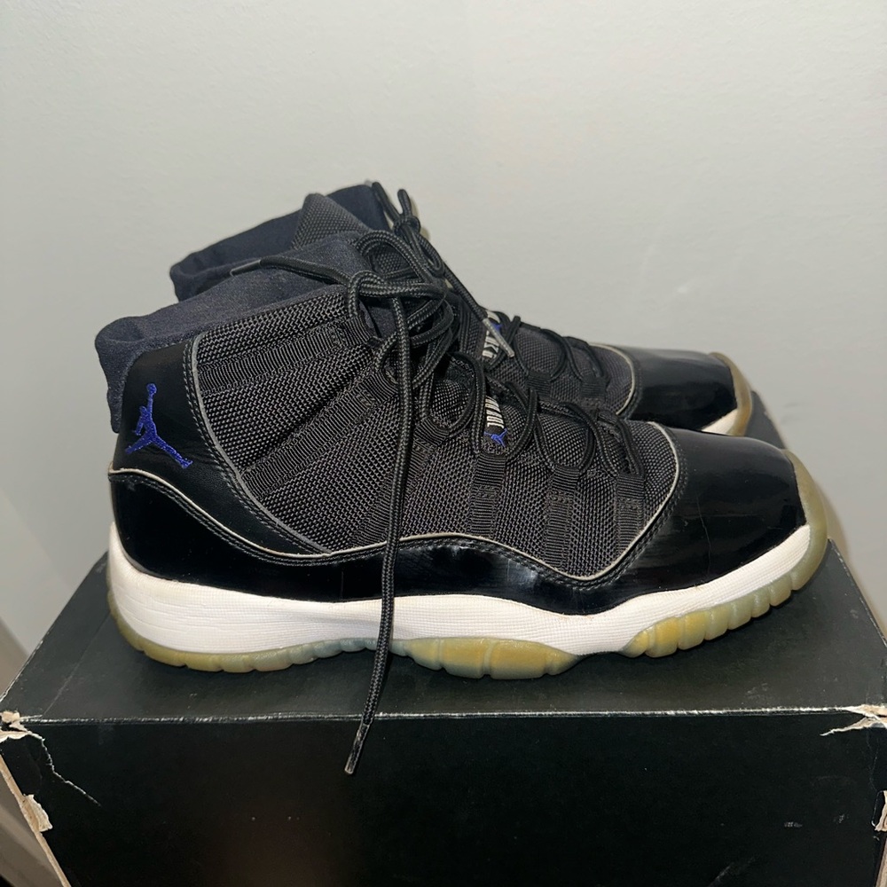 Jordan 11 Retro Black and White Sneakers